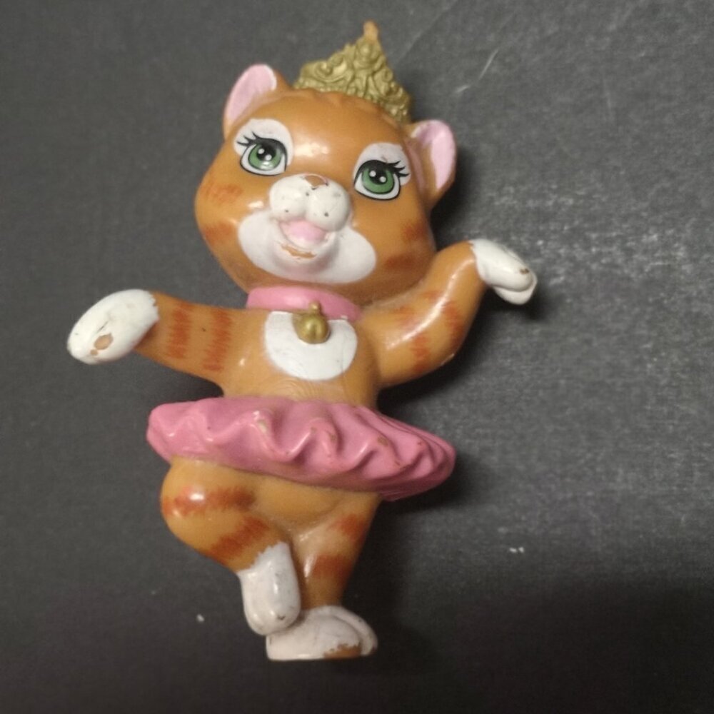 Set of 2 Mini Action Figurines - Barbie Cat Twyla & Luna Petunia Cat